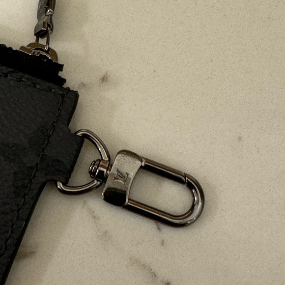 New Louis Vuitton Monogram Eclipse wallet card holder - Picture 7 of 10